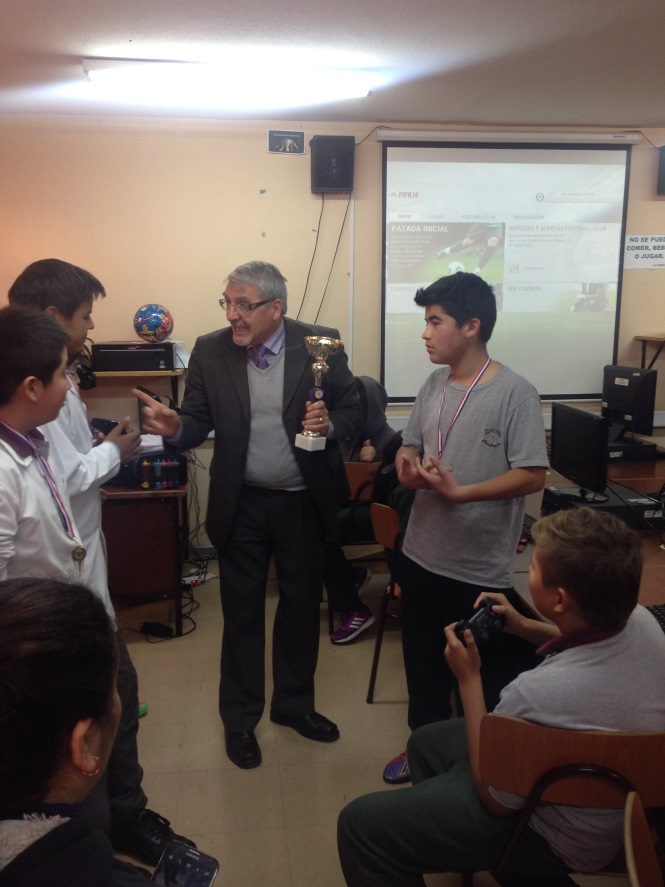 C:\Users\DIRECTORA\Desktop\fotos\fotos_2014_colegio-UTP\competencia mundialera\IMG_2032.jpg